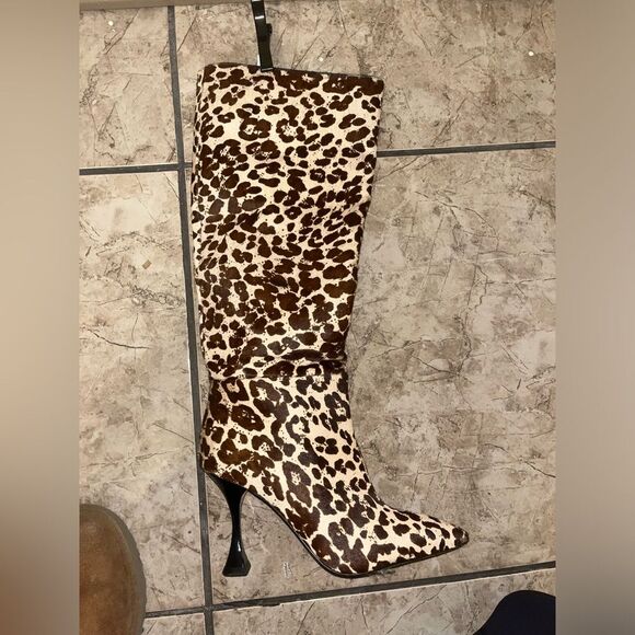 VINCE CAMUTO LEOPARD/CHEETAH PRINT HIGH KNEE BOOTSB - Picture 2 of 9